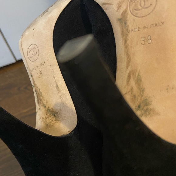 CHANEL Shoes | Black Cap Toe Bow Shoes Gold CC - Picture 5 of 5